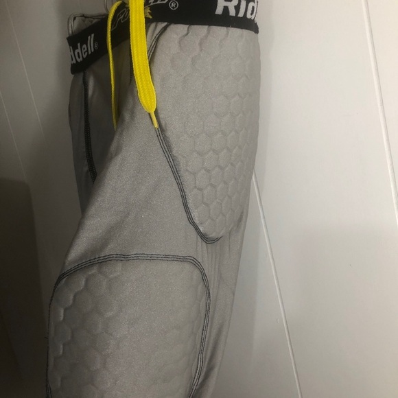 Men’s Protective Athletic Shorts. Size Small. Riddell. - Picture 2 of 4